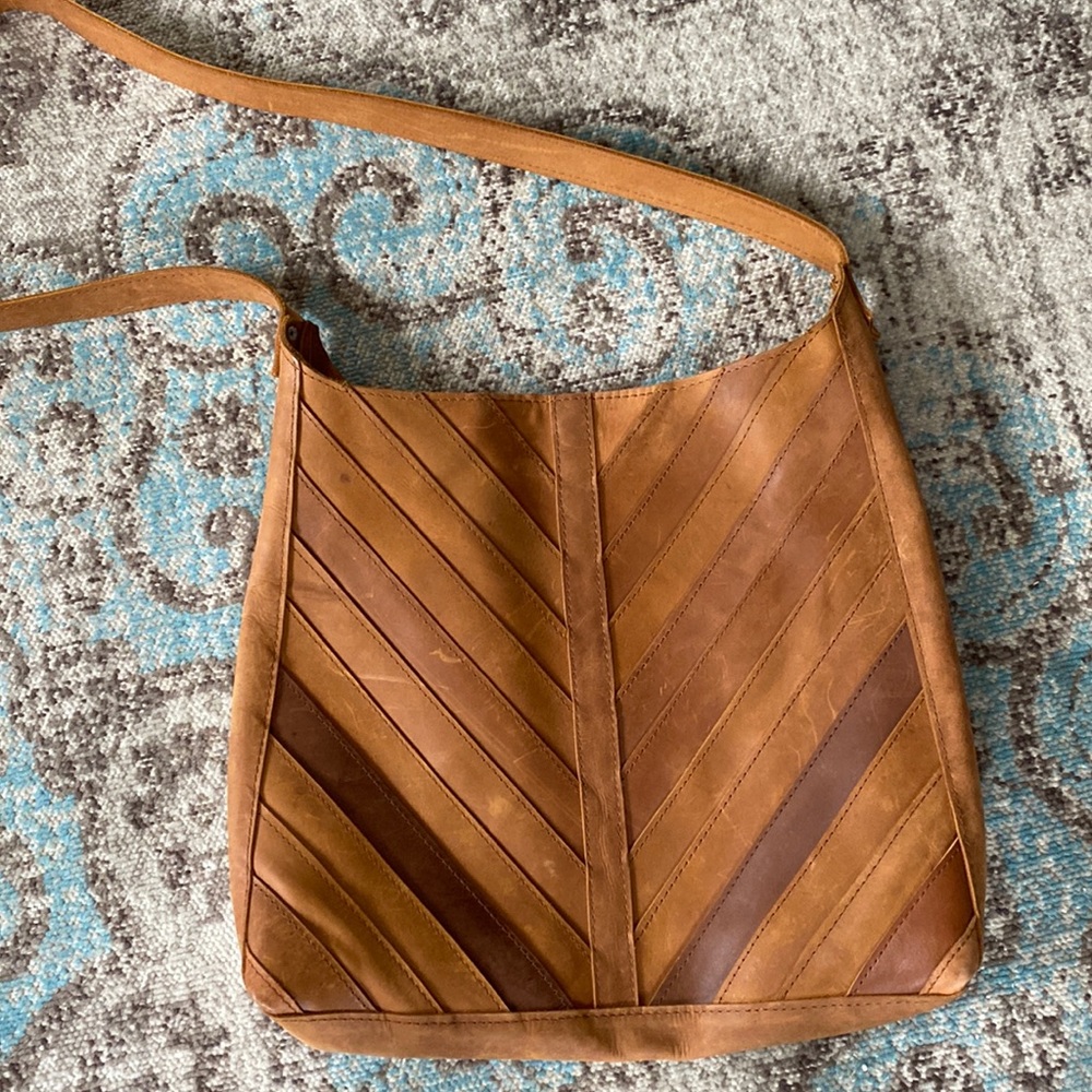 Raven + Lily leather ‘Joanna’s favorite crossbody’ from Magnolia.